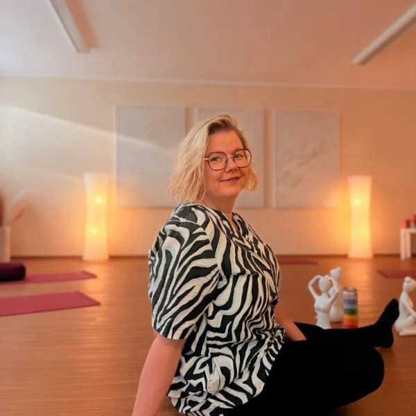 Ina Heinemann im Kursraum